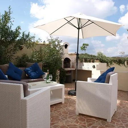 La Casa Blanca Bed & Breakfast